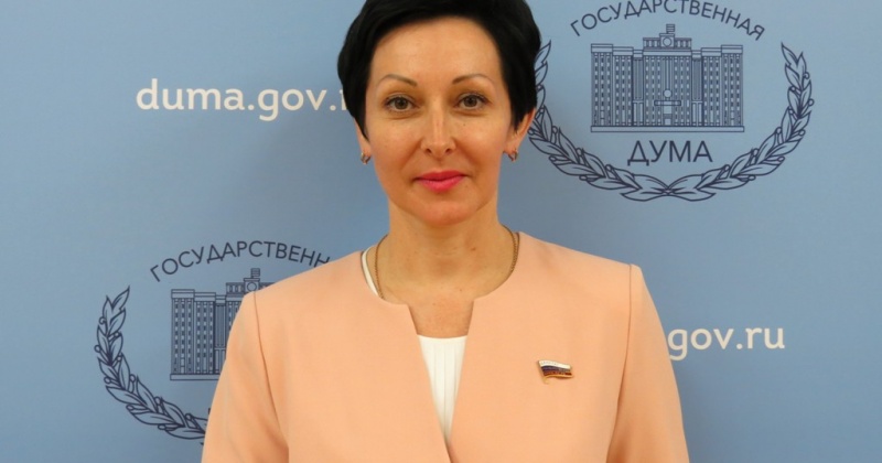 Символ российской государственности помогает нам сохранять связь времён - Оксана Бондарь