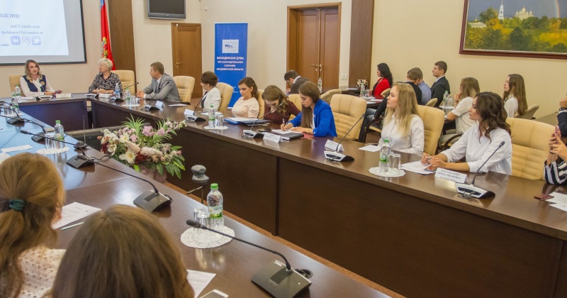 Молодежная общественная палата при Магаданской областной Думе договорилась о сотрудничестве с коллегами из Владимирской области