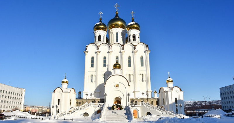 Торжественное Рождественское богослужение в Свято-Троицком кафедральном соборе г. Магадана начнется в 23.00.