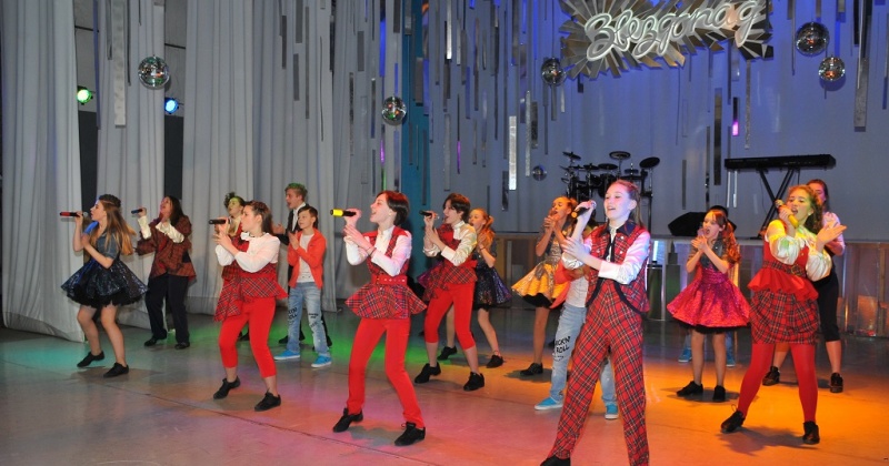 Традиционный городской конкурс молодых исполнителей эстрадной песни и танца «Звездопад» стартует в Магадане 29 марта