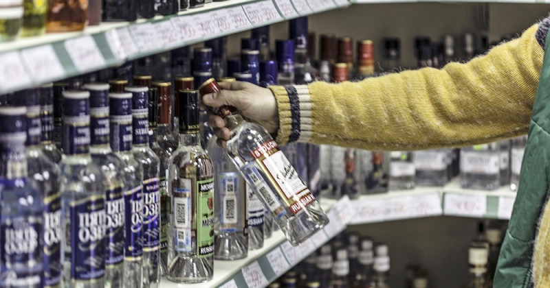 Факты продажи алкоголя в ночное время зафиксировали полицейские Магадана