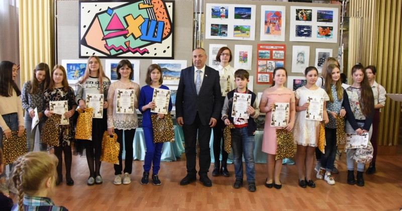 XIV городская выставка-конкурс художественного творчества «Мой дом. Мой двор. Мой город Магадан» открылась в МЦК