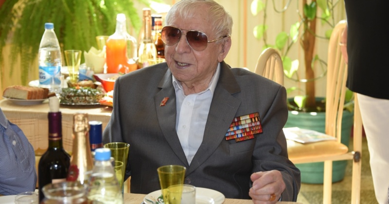 Магаданцу и ветерану Владимиру Сидорину исполнилось 92 года