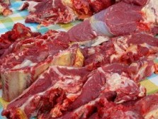Жительницы Магадана изменяли сроки годности на мясопродукции
