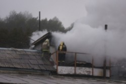 Магаданские пожарные ликвидировали загорание дачного дома по ул. 2-я Загородная