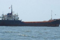В магаданский торговый порт продолжают заходить корабли