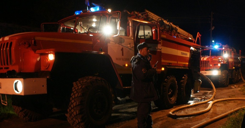 Труп мужчины обнаружен при пожаре в п.Уптар в Магадане