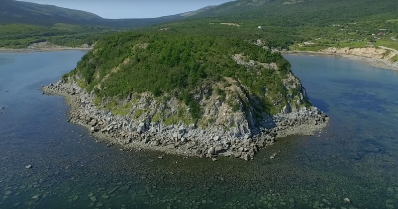 Остров Вдовушка в бухте Гертнера в Магадане  (Видео)