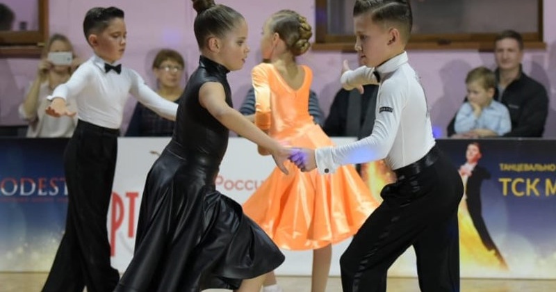 Региональные соревнования по танцевальному спорту "Звезды Охотского моря 2019" прошли в Магадане