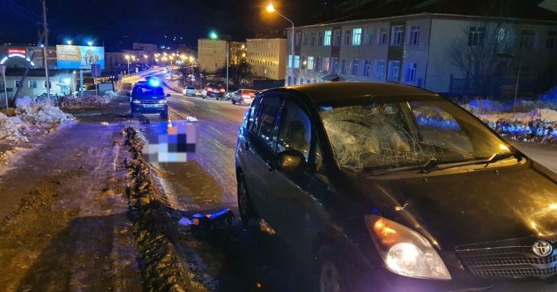 Житель Магадана погиб под колесами автомобиля