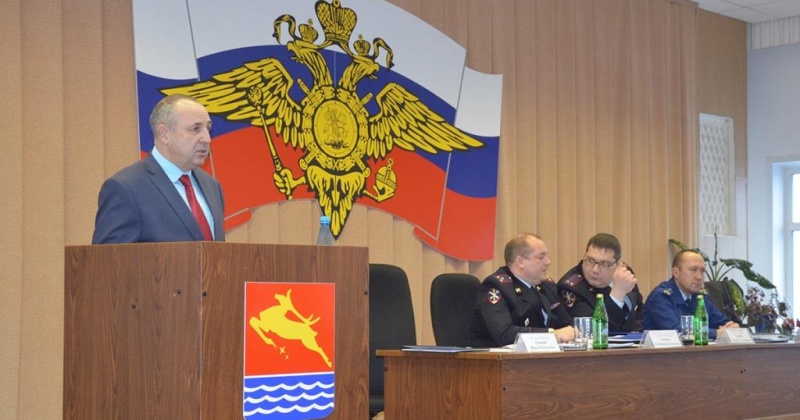 Глава Магадана Юрий Гришан поблагодарил полицейских за профессионализм и обеспечение общественного порядка в городе