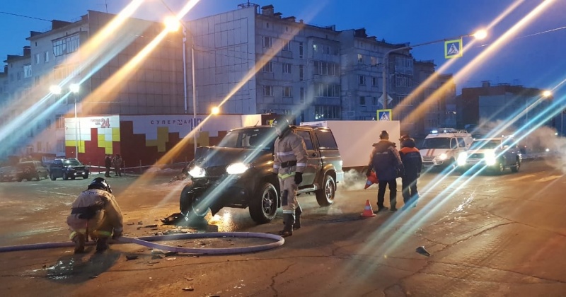 " УАЗ – Патриот" и "ГАЗель2 столкнулись в Магадане на перекрестке