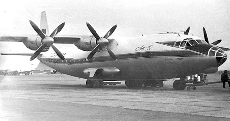 Ан-10 и Ан-12 начали совершать регулярные полёты на строящемся аэродроме «Магадан-56» 57 лет назад
