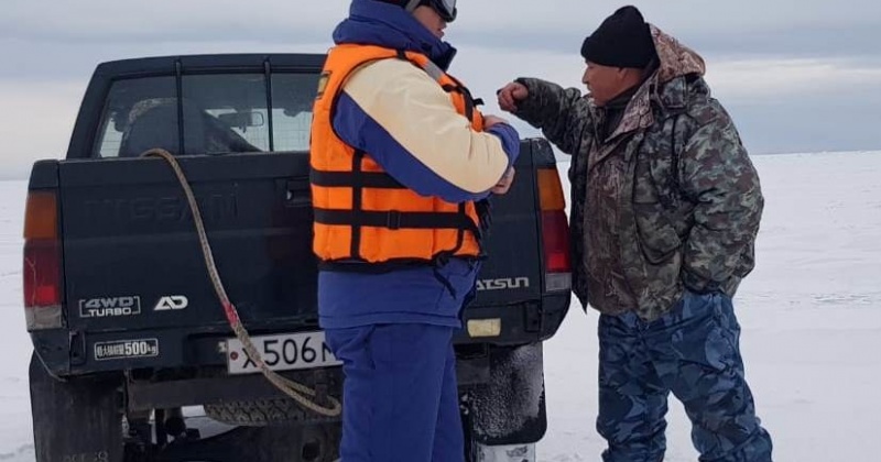 Циклон магадан. Остров монах Магадан. Циклон в Магадане сегодня. Зимняя рыбалка Магадан Балаганное. Магадан монах фото.